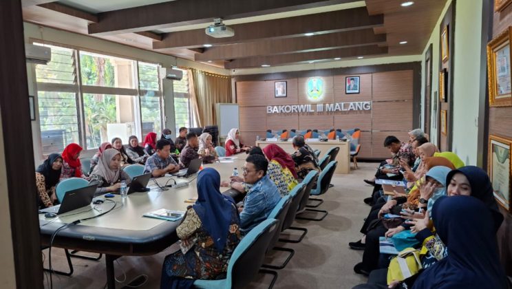 Desk Evaluasi Pelaksanaan APBD Kabupaten/Kota Se Jawa Timur